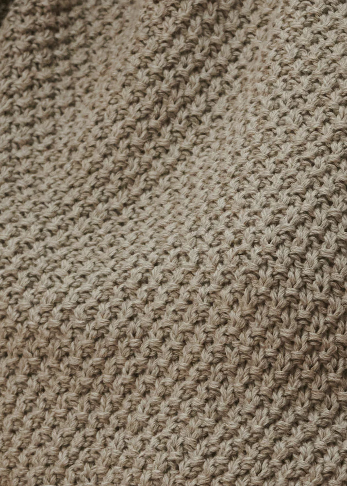 Natural Hand-Crafted Lake Galvė Top